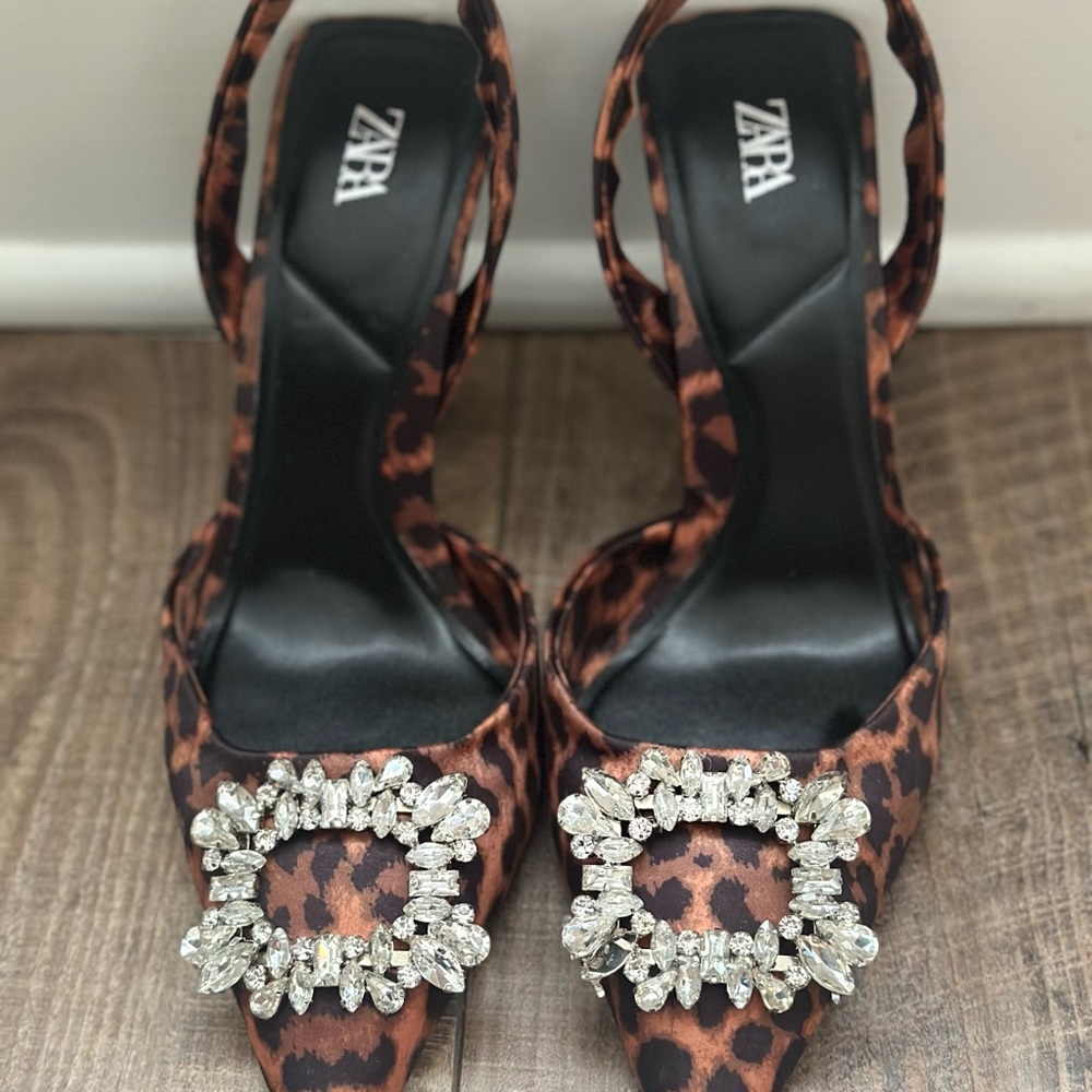 Zara embellished Heeled Slingbacks- Leopard
Lighty worn
